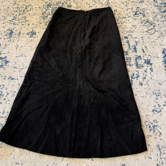 Vintage 90s Black Suede A line Maxi Skirt by Revue partially lined size 8 - Picture 5 of 6